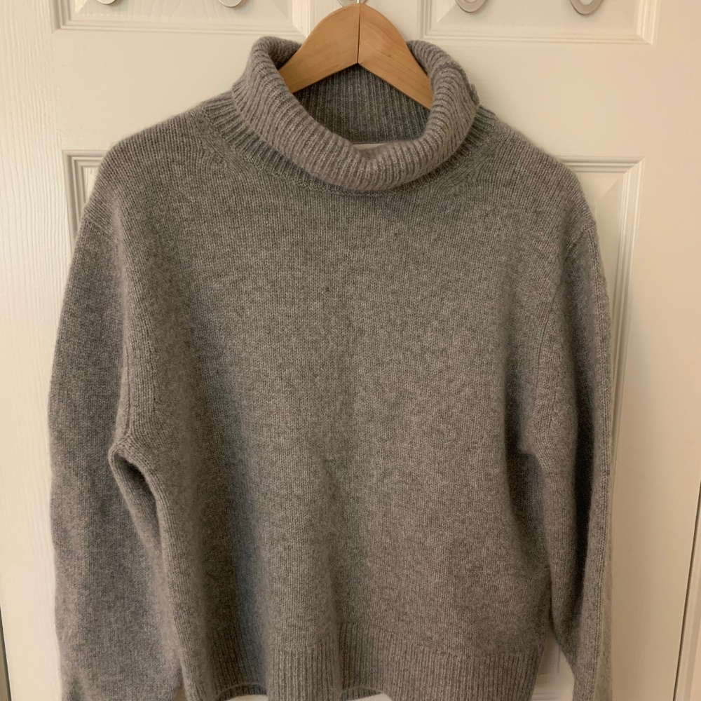 Wilfred cashmere sweater
